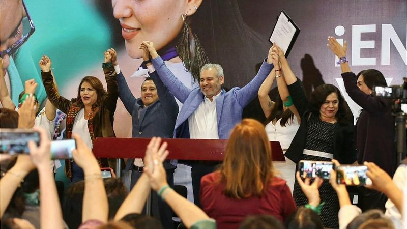 Bedolla celebra aprobación de reforma a Ley de Salud que garantiza derecho al aborto en Michoacán 