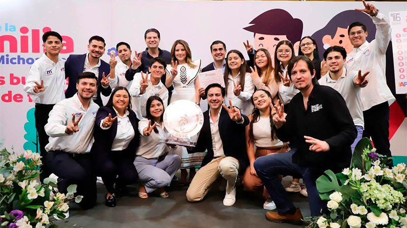 Congreso del Estado reconoce a Paola Delgadillo por Centros Spot 