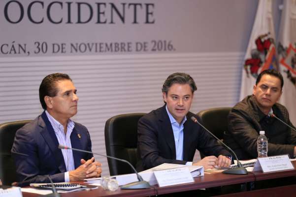 Reconoce SEP a Silvano Aureoles por priorizar educación en Michoacán 