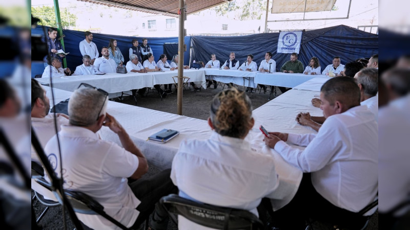 Felifer Macías se reúne con integrantes de la FECOPSE 