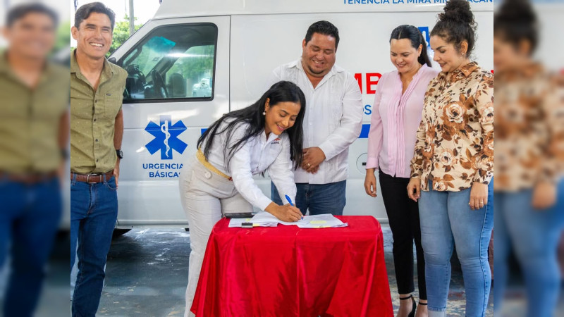 ArcelorMittal dona ambulancia para Tenencia La Mira, Lázaro Cárdenas