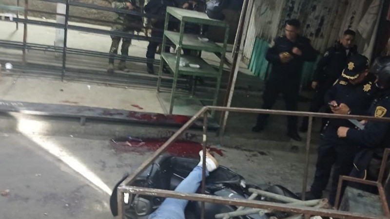 A balazos arrebatan la vida a hombre entre puestos de Tepito, Ciudad de México