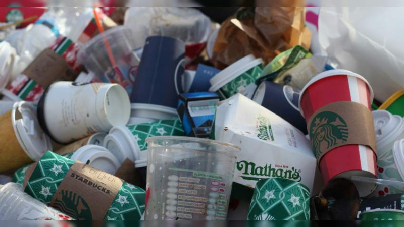 Tres toneladas de basura en Morelia: saldo del carnaval de Torito de Petate 