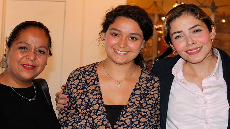 Reconoce Brissa Arroyo trayectoria de Yareni Pérez, galardonada con la presea “Mujer michoacana 2025” 