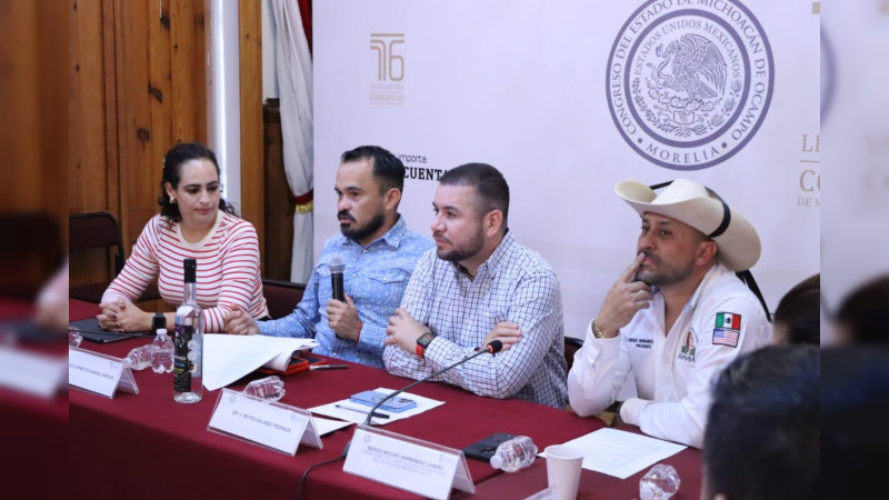 Impulsa Hugo Rangel iniciativa para mejorar producción mezcalera en Michoacán y haya mejores condiciones para el sector