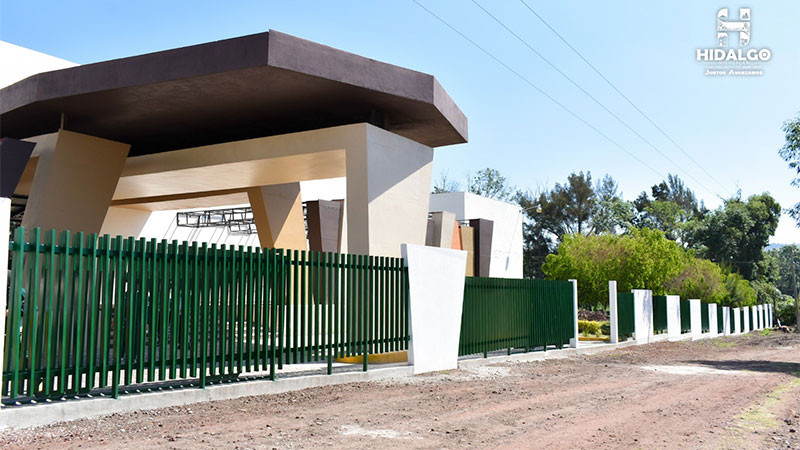 Inauguran barda perimetral del CBTF No.6 en Ciudad Hidalgo, Michoacán 