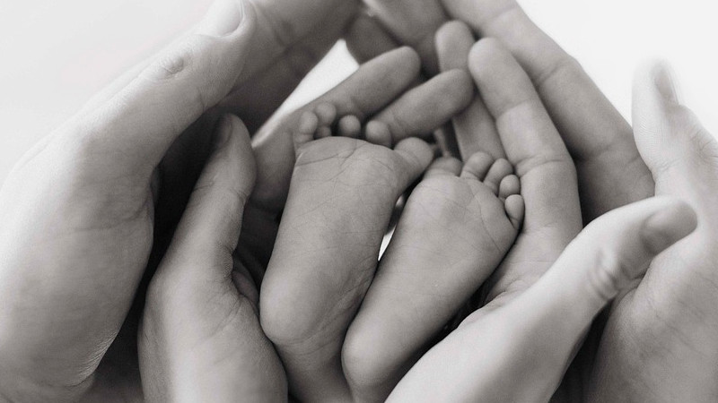 Fallecen 300 bebés y 54 madres por falta de equipo, en Zimbabue 