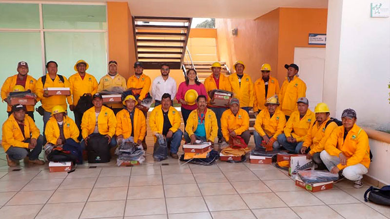 Refuerza Gobierno de Quiroga la prevención de incendios forestales con equipamiento para brigadas 