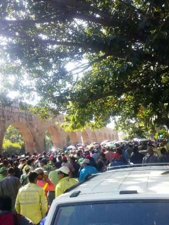 Sindicalizados del Ayuntamiento marchan en Morelia - Foto 1 
