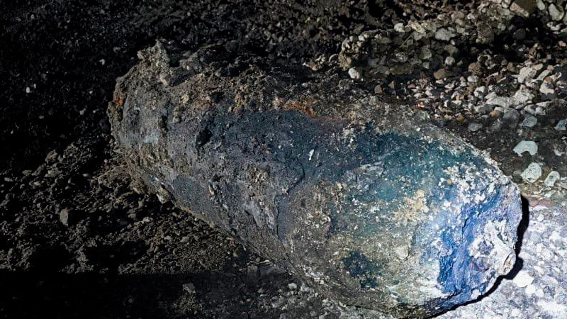 Descubren bomba de la Segunda Guerra Mundial en estación de trenes de París 