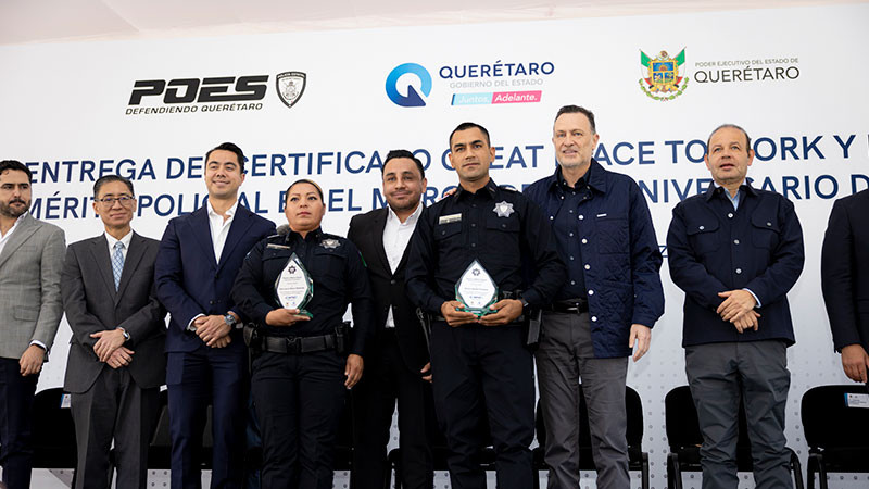 Mauricio Kuri rinde homenaje a la Policía Estatal de Querétaro 