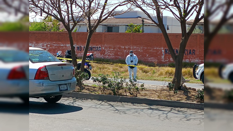 Atacan a balazos a policia de tránsito en Celaya, Guanajuato