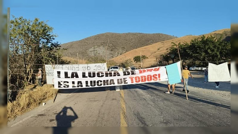 Maestros de Aquila exigen cambio de supervisor de la zona escolar 085 