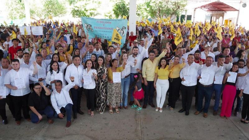 Toman protesta integrantes de comités directivos municipales del PRD Michoacán de Churumuco, San Lucas y Huetamo 