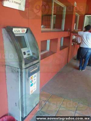Intentan robar efectivo de cajeros en el Ayuntamiento de Zihuatanejo - Foto 1 