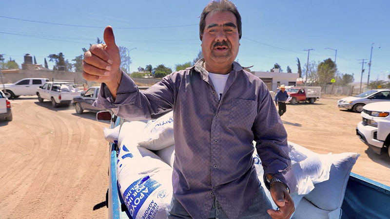 Entrega SEDEA maíz para consumo humano en Corregidora, Querétaro 