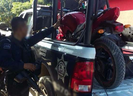En poder de un arma y vehículos robados detienen a tres presuntos delincuentes en Buenavista, Michoacán - Foto 2 