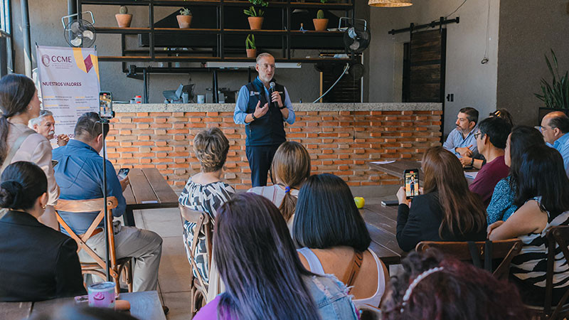 Marco Del Prete encabezó arranque de la cadena de mujeres empresarias del Sistema de Economía Circular 