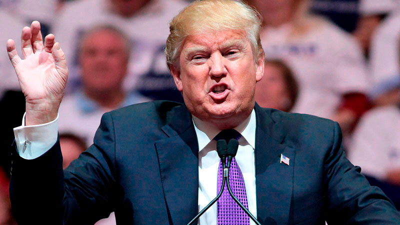 Trump pide destitución de juez que bloqueó deportaciones; lo llama "lunático radical de izquierda" 