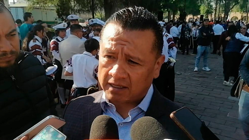 Reconoce Torres Piña el desplazamiento forzado en Apatzingán 