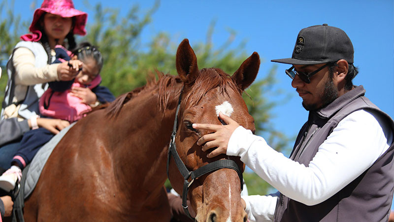 Inicia el programa Cabalgando Juntos 2025 en el semidesierto queretano 