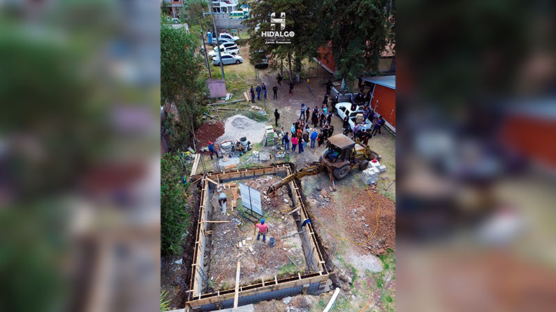 Jeovana Alcántar, dio el banderazo de inicio a los trabajos en la Escuela Secundaria Técnica 51 Forestal en Ciudad Hidalgo, Michoacán  