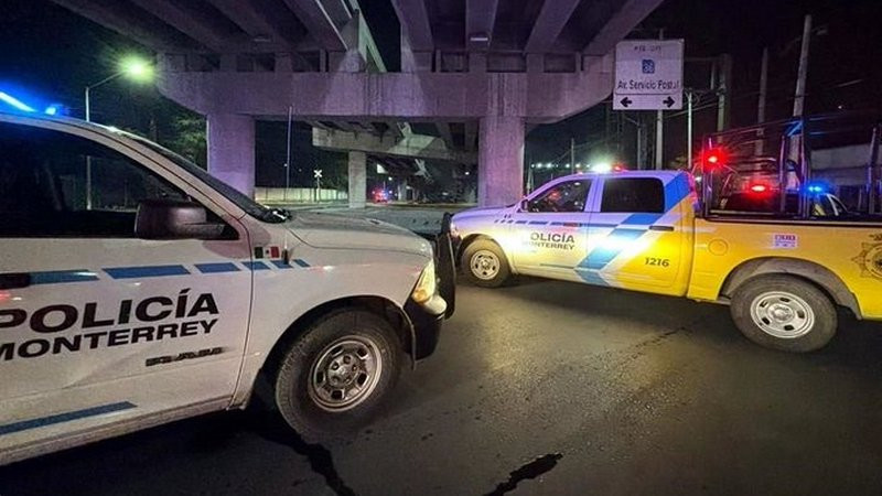 Acribillan a policía de Monterrey en plena avenida Alfonso Reyes; abaten al agresor 