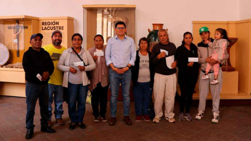 Artesanos michoacanos reciben créditos por 155 mil pesos para materia prima: Casart 