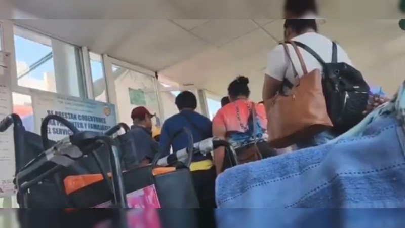 “¡Aquí tendrán lugar cuando alguien fallezca, grábenselo!": Niegan tratamientos de hemodiálisis a pacientes del IMSS Tabasco 
