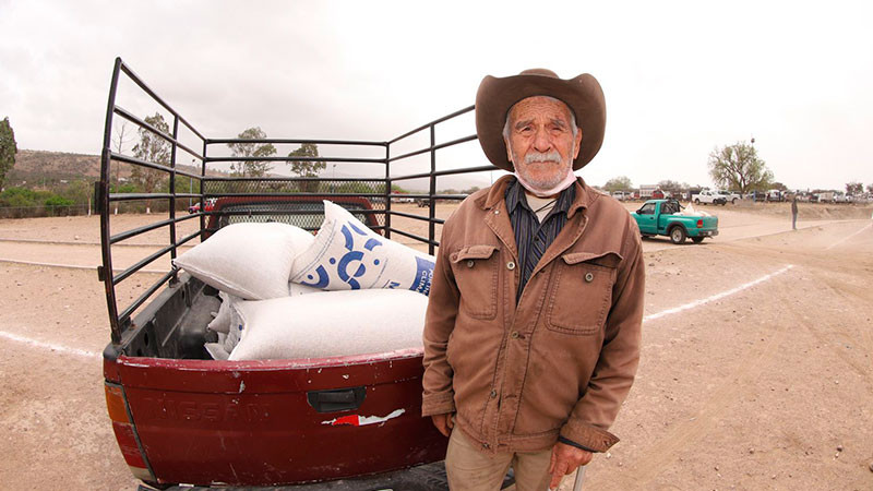 Entrega SEDEA maíz para consumo humano en Colón, Querétaro 