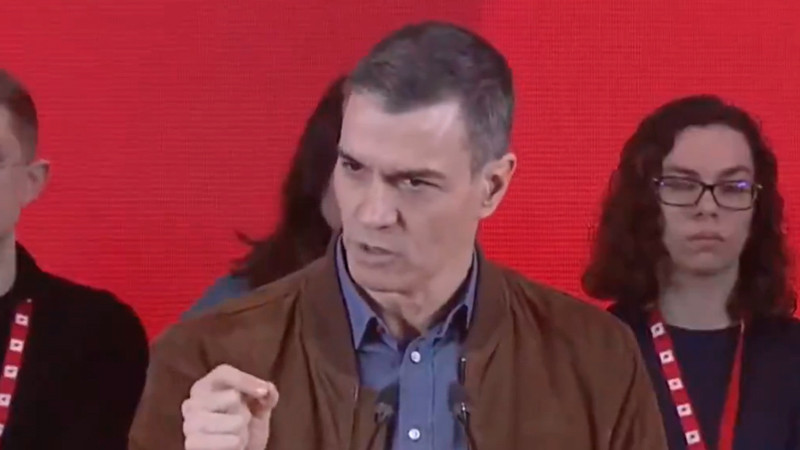 Pedro Sánchez acusa a Milei de realizar una "estafa piramidal" 