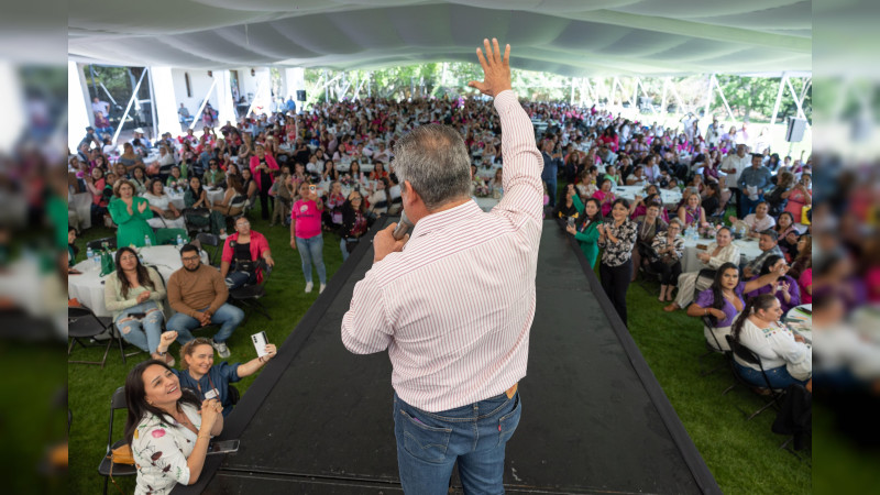 Mujeres michoacanas se suman a llamado a la unidad de Raúl Morón 