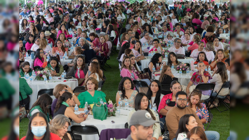 Mujeres michoacanas se suman a llamado a la unidad de Raúl Morón 