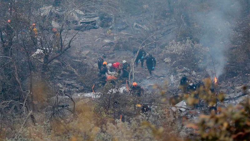 Cae camioneta a barranco en Santiago, Nuevo León; hay 12 personas muertas y  4 heridos