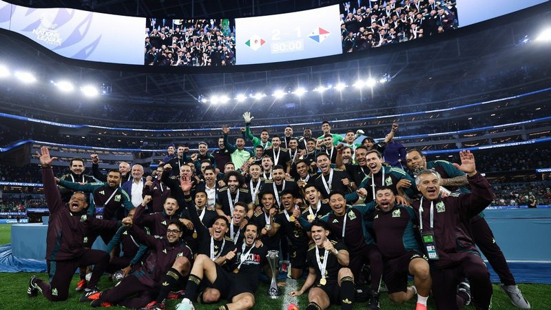 México se corona en la Liga de Naciones de la Concacaf tras vencer a Panamá con penal agónico 
