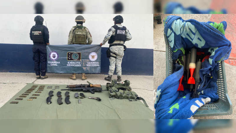 Aseguran más de una docena de explosivos y armas en Apatzingán, Michoacán 