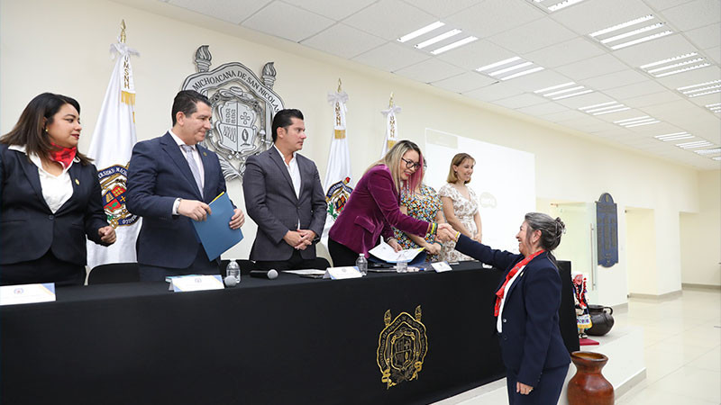 UMSNH cumple en transparencia; Yarabí Ávila entrega reconocimientos a Enlaces de Transparencia nicolaitas 