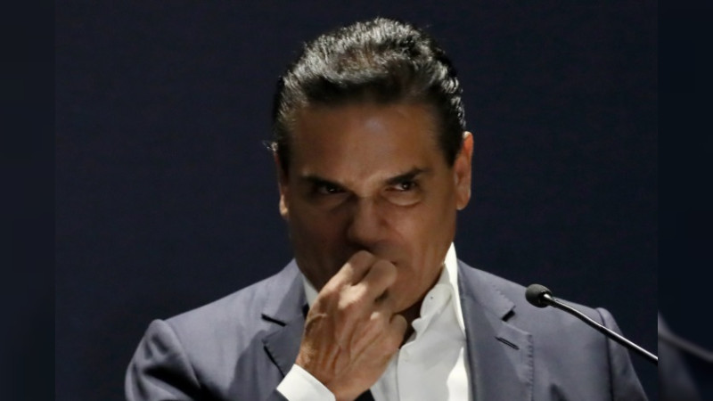 Silvano Aureoles está “agazapado, planeando su próximo movimiento político”, dice Inteligencia Artificial de X: Le recuerda su pasado de violencia