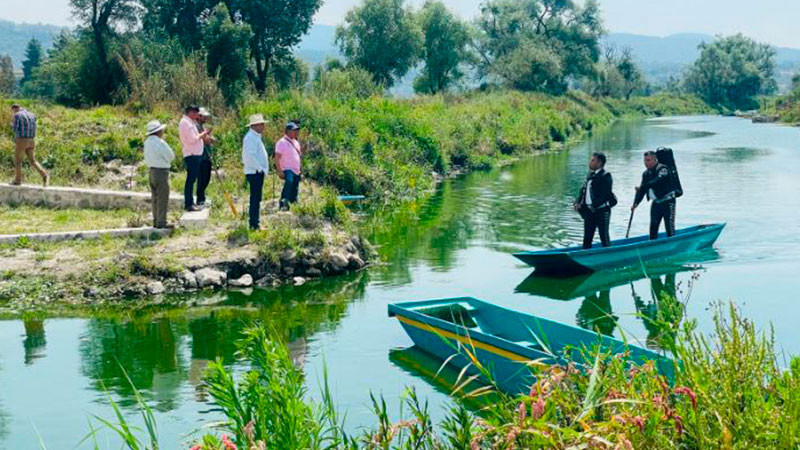 Gobierno de Michoacán inicia mantenimiento a canales de navegación en Urandén 