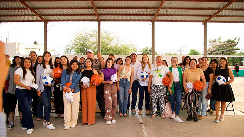 Fortalece SEJUVE el deporte con entrega de material en Jalpan, Querétaro  