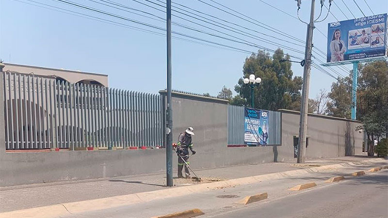 Ayuntamiento de Morelia realiza acciones de mantenimiento y embellecimiento urbano al poniente 
