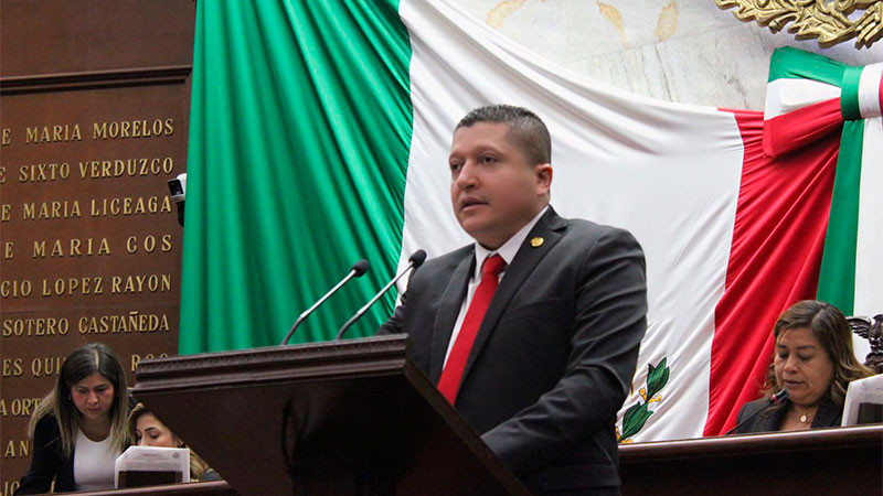 Ante el pleno, Vicente Gómez presentó iniciativas a favor del medio ambiente, en defensa de los animales y para la creación de un banco de alimentos estatal 