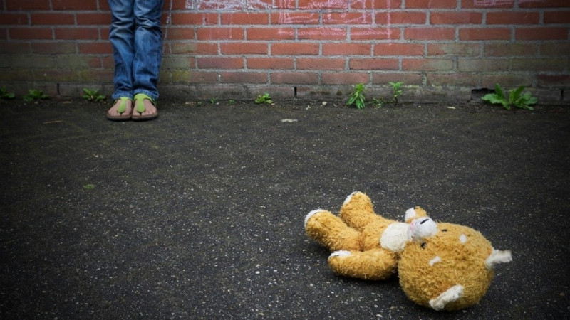 Crisis de abuso contra menores en Michoacán: Detenidos padres que atacaron a su hija y profesor que abusó de su alumno, en la región Zitácuaro 
