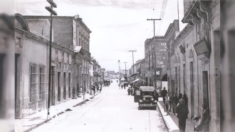 Fotografía histórica revela el pasado de la calle Benito Juárez en Celaya, Guanajuato