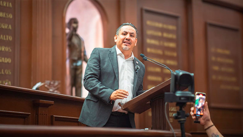 Regular cobro de tarifas en carreteras de cuota y mejorar seguridad propone Víctor Manríquez 