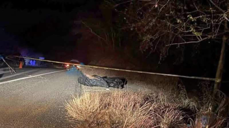 Abandonan 4 cuerpos de hombres en carretera de Guerrero; tres eran comerciantes del Edomex