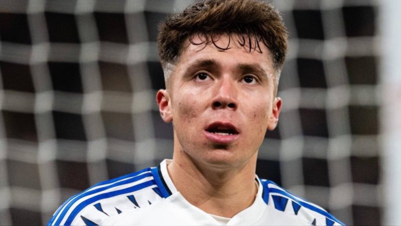 Quitan licencia de conducir al futbolista mexicano Rodrigo Huescas por conducir a exceso de velocidad 
