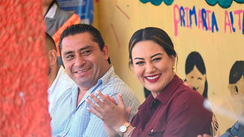 Inicia Mónica Valdez construcción de techumbre en Escuela Primaria Josefa Ortiz de Domínguez 