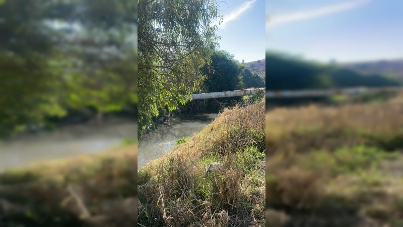 Hallan cadáver flotando en un río de aguas negras en Morelia, Michoacán  