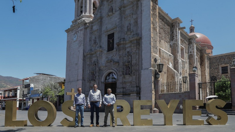 Invita Alfonso Martínez a empresarios y líderes de Los Reyes a disfrutar de la Semana Santa en Morelia 